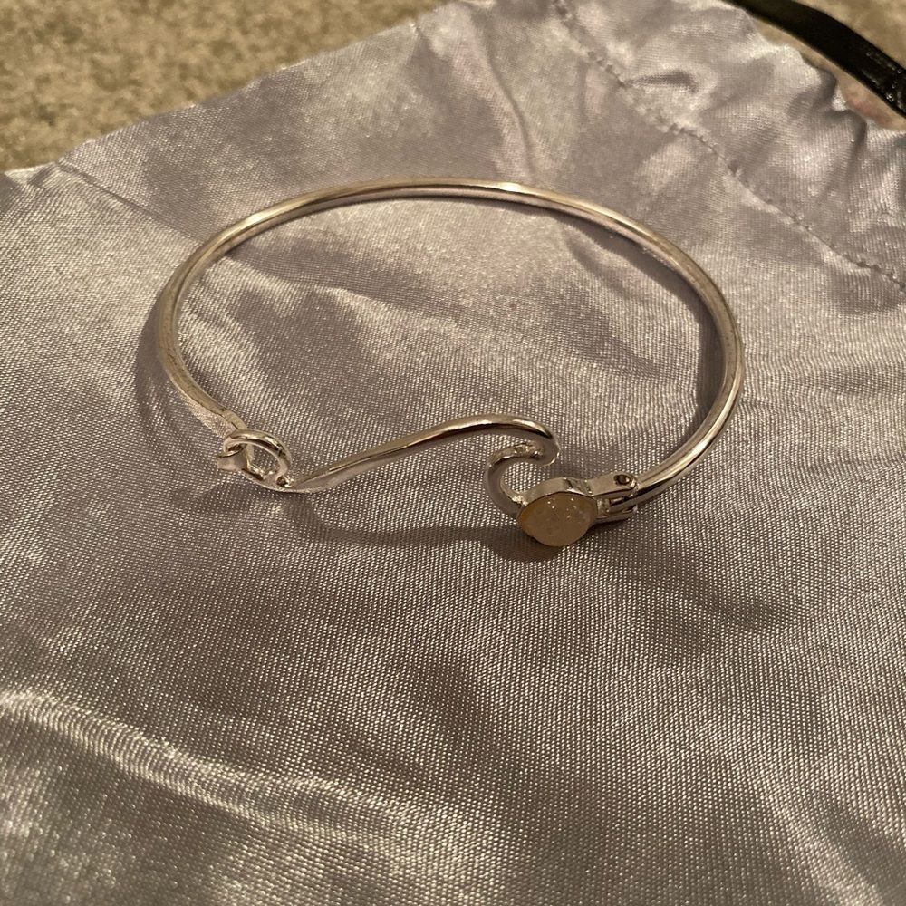 Wave bracelet